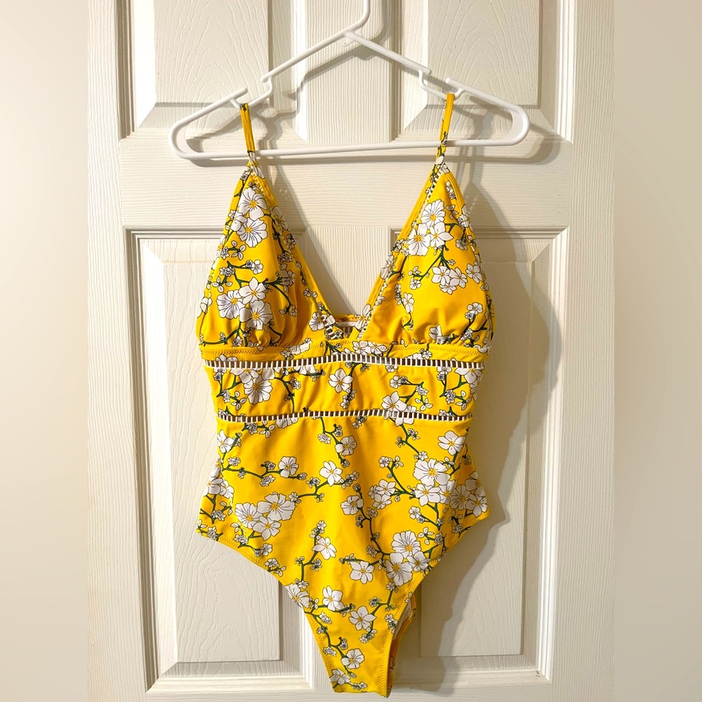 Yellow CUPSHE One Piece Swimsuit size Large